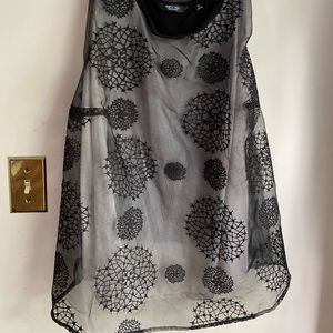 Simply Vera sheer embroidered tank top